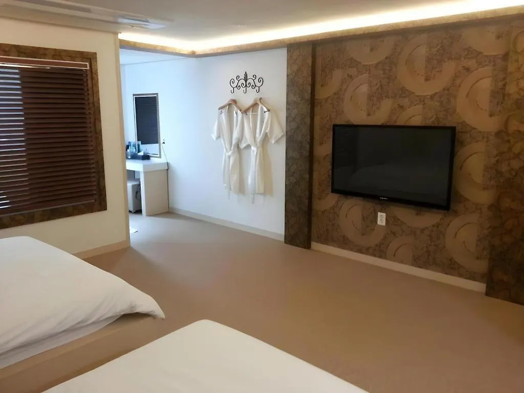 Hotel W Shinjeju 3*, Jeju South Korea