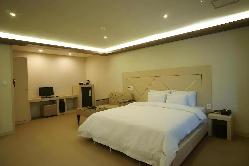 Hotel W Shinjeju 3*, Jeju