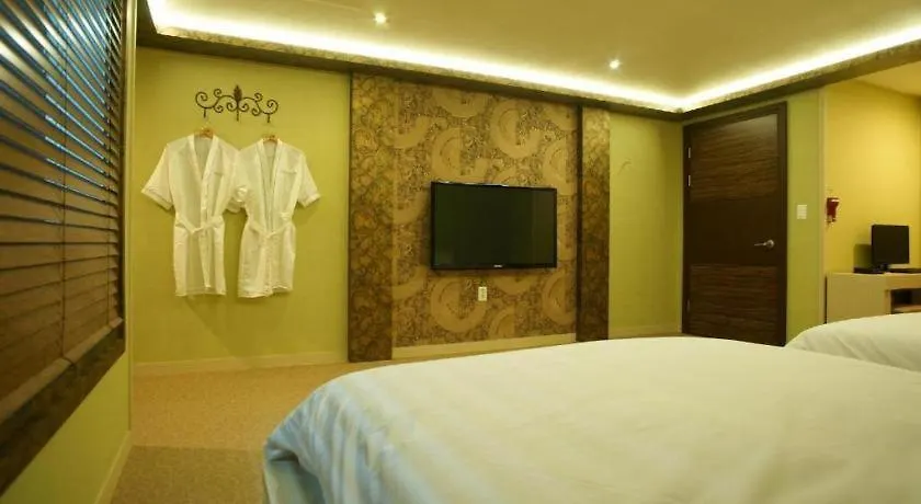 Hotel W Shinjeju 3*, Jeju South Korea