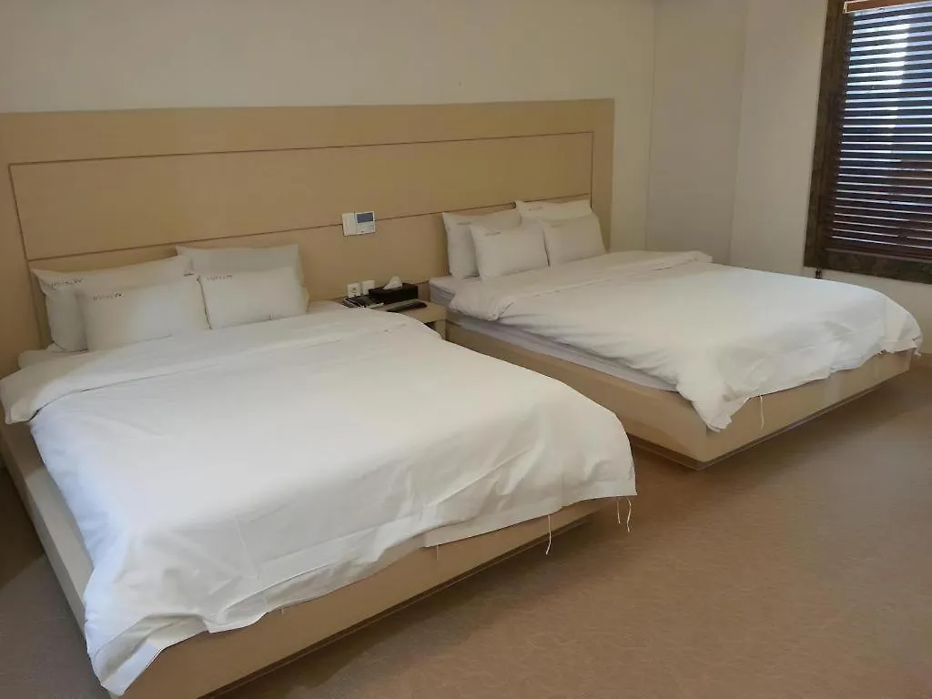 Hotel W Shinjeju Motel